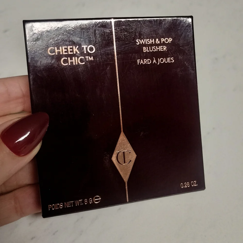 Charlotte Tilbury Cheek to Chic Blusher – “Walk of No Shame” Blush NIB